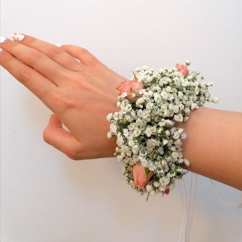 Blumenarmband, Bridesmaid, Brautjungfer, Junggesellinnenabschied, Weddingdesign, The Heartgardener, Die Herzensgärtnerin