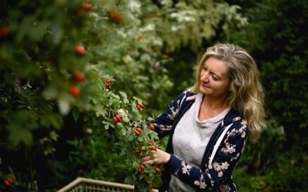 Hagebuttenernte Patrizia Haslinger | Die Herzensgärtnerin | The Heartgardener | Kronen Zeitung Kolumne | Bloggerin