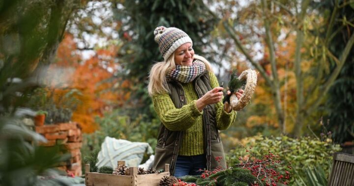 Patrizia Haslinger zeigt Adventkranz binden - Die Herzensgärtnerin - Bloggerin - Naturgartengestalterin - Designerin