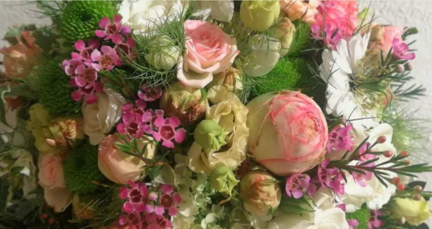 Valentinsstrauß in Burgunderrot und Soft Pink 2026